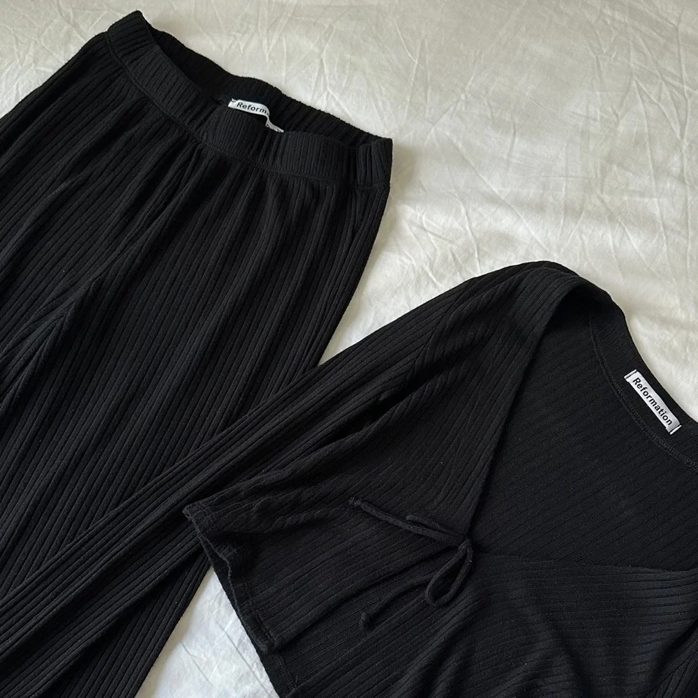 Reformation | Stretchy Black Ribbed Set - Picture 1 of 4